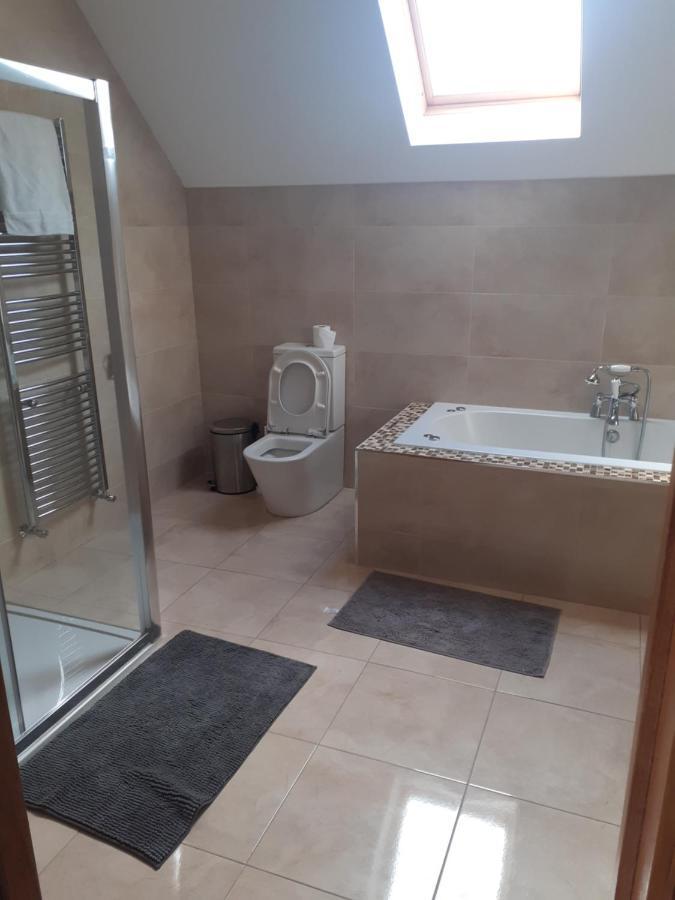 Single Or Twin Room In Lovely Country Residence Nobber Eksteriør billede